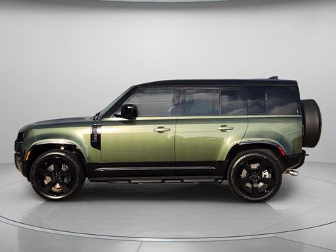 New 2026 Land Rover Defender 110 X-Dynamic SE AWD/4WD image 2