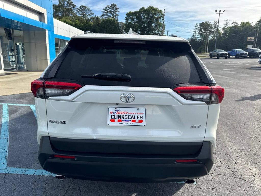 Used 2021 Toyota RAV4 XLE Premium FWD image 6