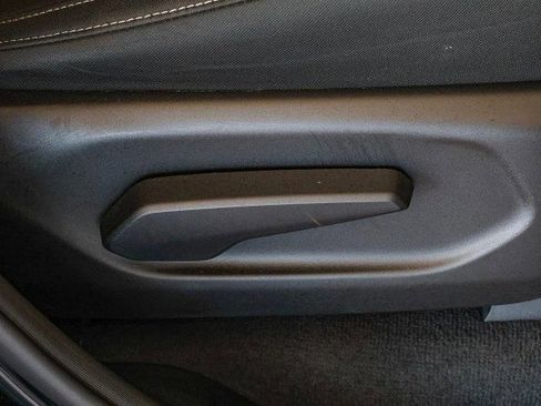 Used 2023 Jeep Grand Cherokee Laredo image 32