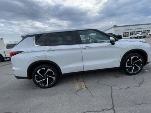 Used 2022 Mitsubishi Outlander ES AWD/4WD image 9