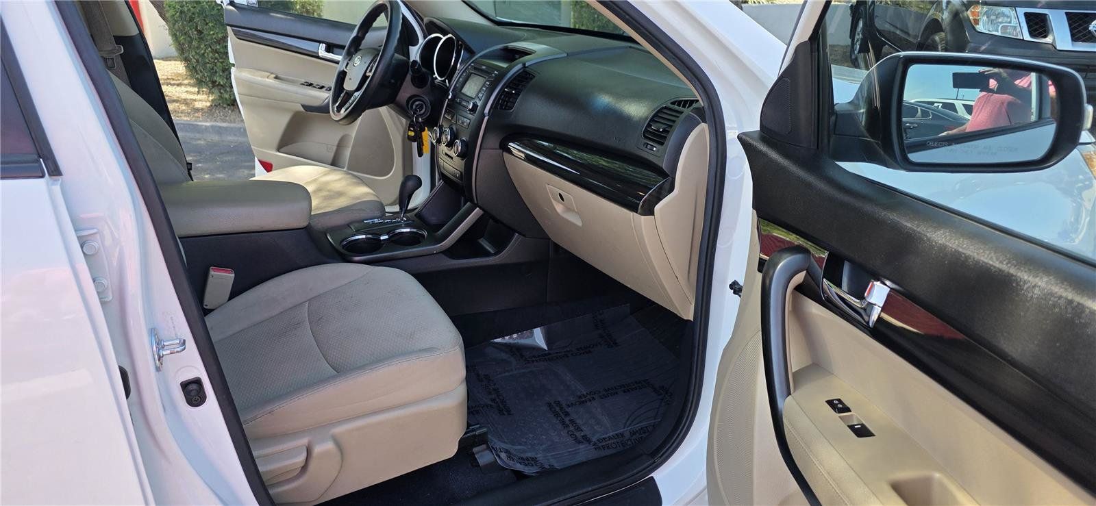 Used 2013 Kia Sorento LX w/ Convenience Pkg FWD image 14