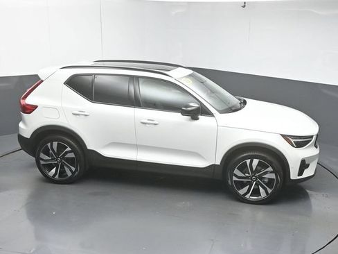 Used 2025 Volvo XC40 B5 Ultra AWD/4WD image 50