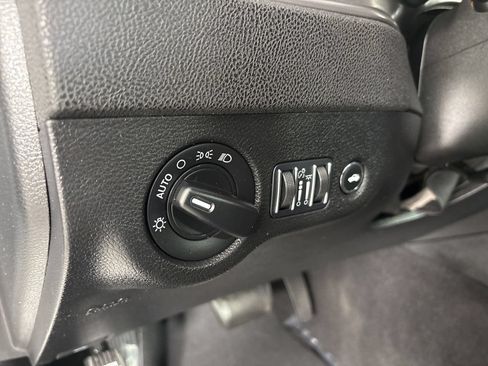 Used 2023 Dodge Charger SXT RWD image 8