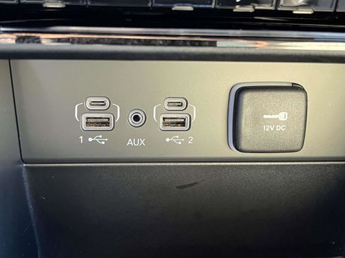 Used 2025 Jeep Grand Cherokee Limited image 35