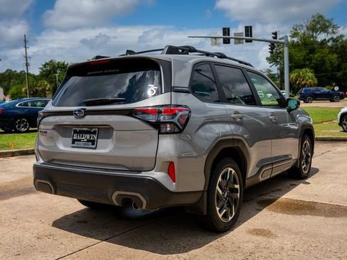 Used 2025 Subaru Forester Limited AWD/4WD image 4