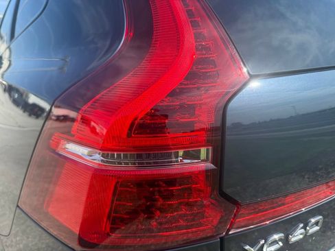 Used 2023 Volvo XC60 B5 Plus w/ Climate Package AWD/4WD image 10