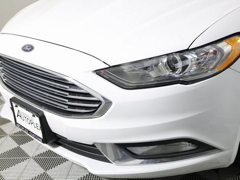 Used 2018 Ford Fusion SE w/ Equipment Group 201A image 32