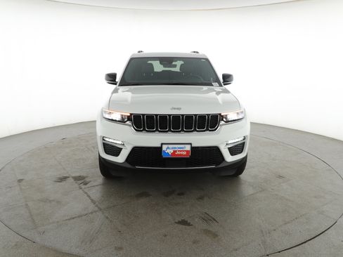 Used 2025 Jeep Grand Cherokee Limited w/ Trailer Tow Package image 3