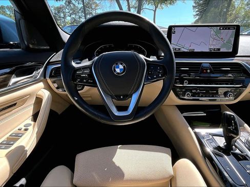 Certified 2023 BMW 530i w/ Premium Package image 6
