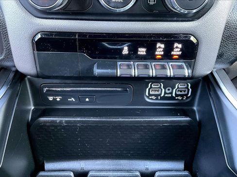Used 2019 RAM 1500 Big Horn AWD/4WD image 16