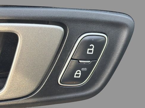 Used 2021 Ford EcoSport SE w/ SE Convenience Package FWD image 29