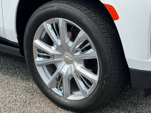 Used 2024 Chevrolet Tahoe High Country RWD image 9