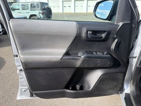 Used 2021 Toyota Tacoma SR w/ SX Package image 13