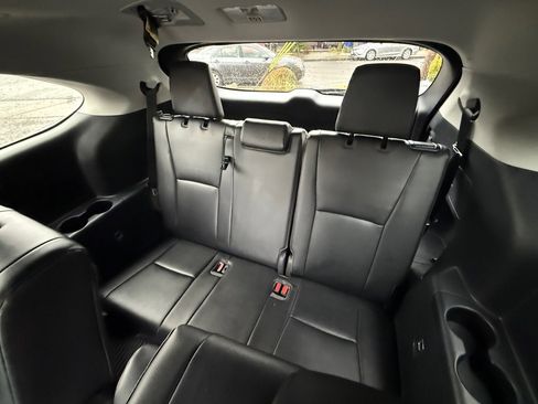Certified 2023 Toyota Highlander XLE image 19