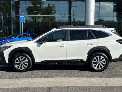 Certified 2025 Subaru Outback Premium image 9