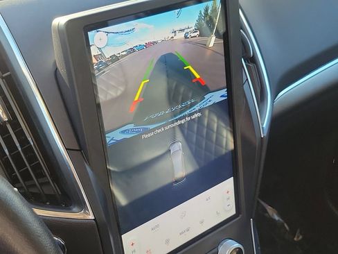 Certified 2023 Ford Edge Titanium AWD/4WD image 18