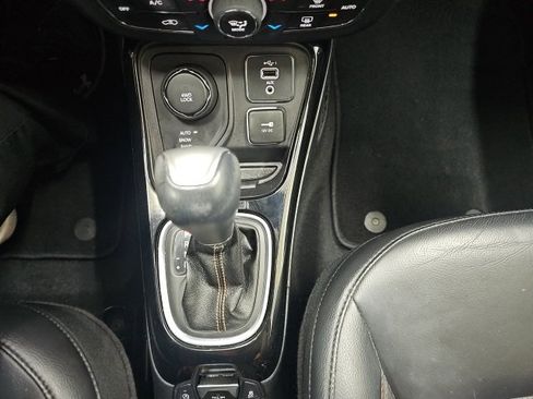 Used 2019 Jeep Compass Limited image 24