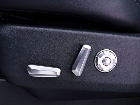 Used 2025 Lincoln Navigator L Reserve image 23