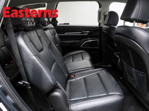 Used 2022 Kia Telluride LX image 23