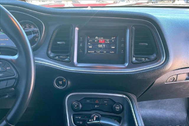 Used 2015 Dodge Challenger SXT RWD image 6