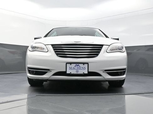Used 2011 Chrysler 200 Limited FWD image 25