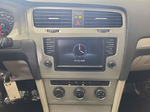 Used 2017 Volkswagen Golf S FWD image 14