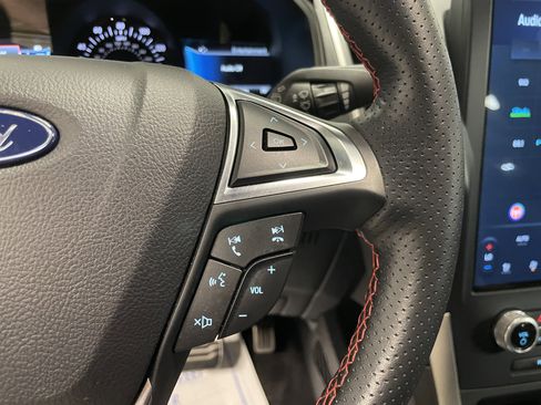 Used 2023 Ford Edge ST-Line image 16