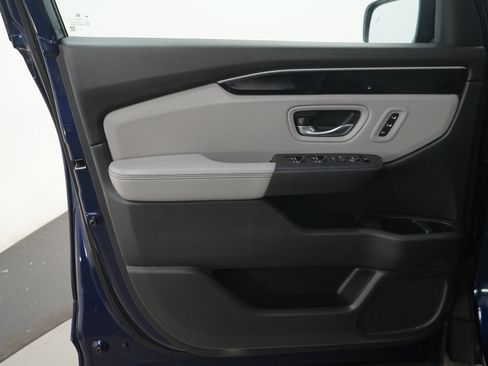 Used 2025 Honda Pilot Touring image 22