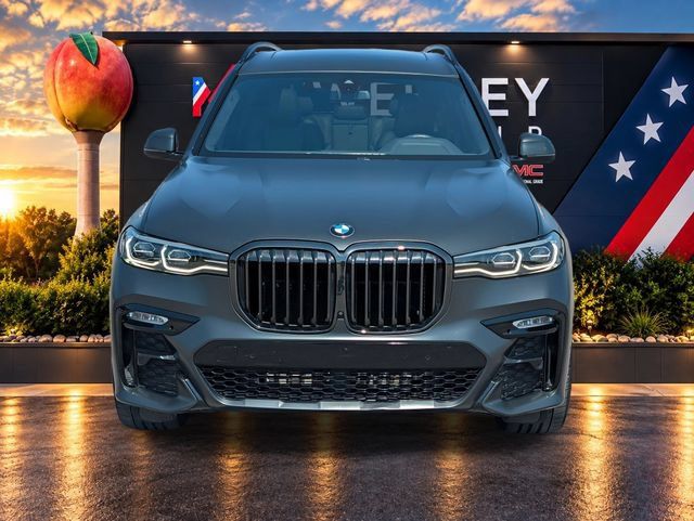 Used 2022 BMW X7 xDrive40i w/ M Sport Package AWD/4WD image 8