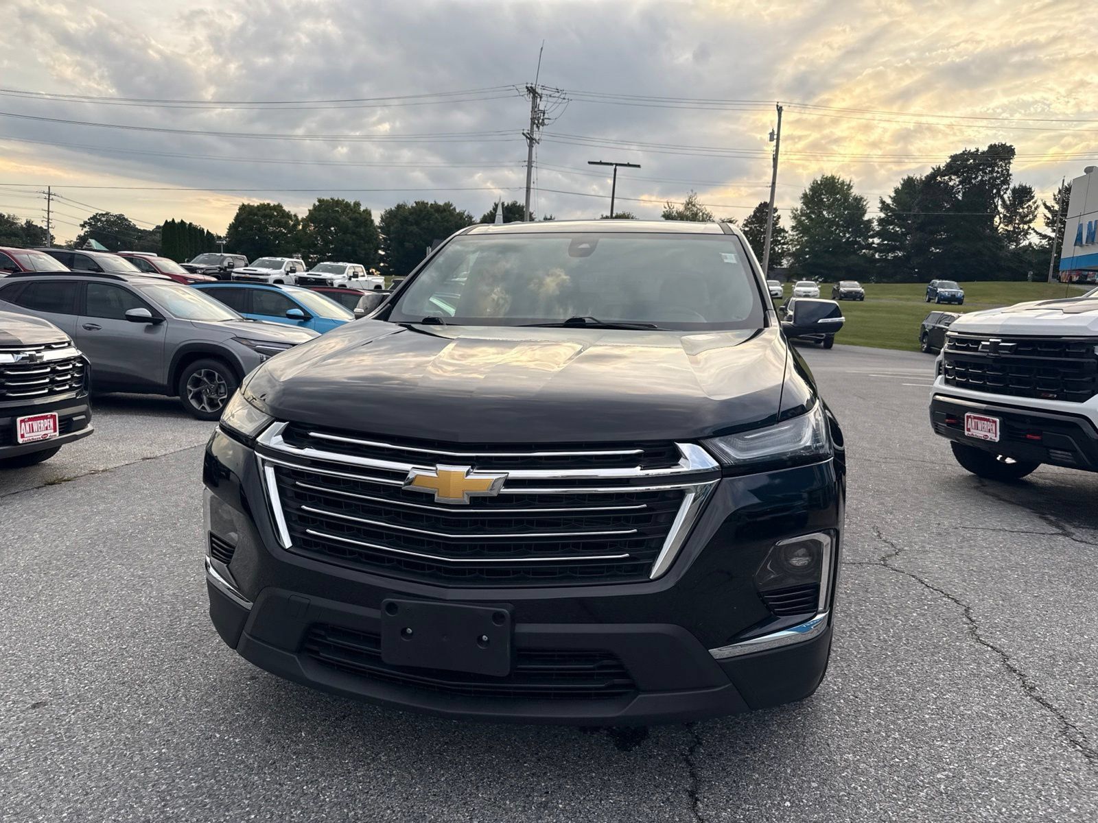 Used 2023 Chevrolet Traverse LT AWD/4WD image 3