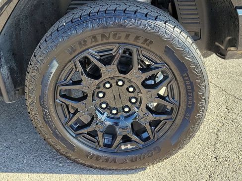 New 2025 GMC Hummer EV 2X AWD/4WD image 18
