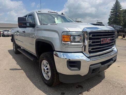 Used 2019 GMC Sierra 2500 4x4 Crew Cab w/ Sierra Convenience Package image 2