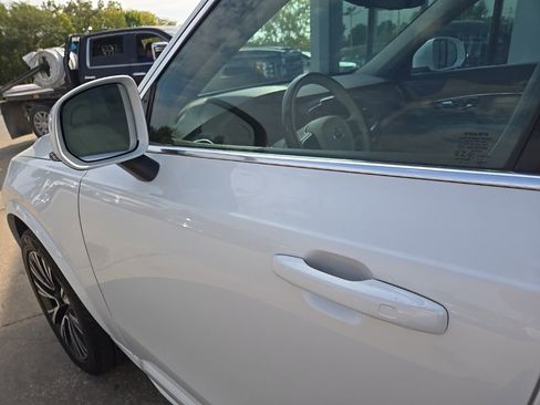 Used 2021 Volvo XC90 T6 Momentum image 27