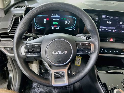 Used 2023 Kia Sportage LX AWD/4WD image 11