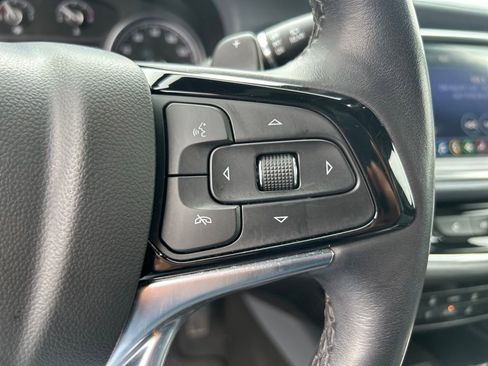 Used 2023 Buick Enclave Essence AWD/4WD image 25