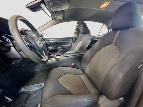 Used 2022 Toyota Camry LE image 21