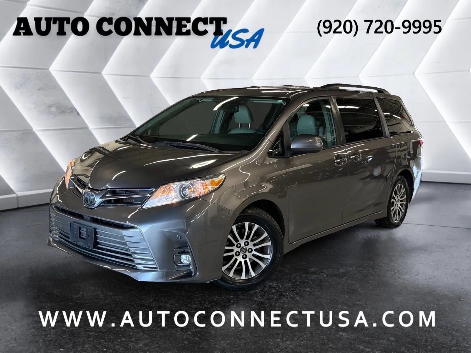 Used 2019 Toyota Sienna XLE FWD image 1