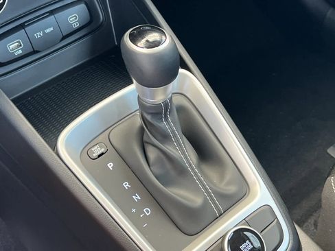 New 2025 Hyundai Venue SEL image 21