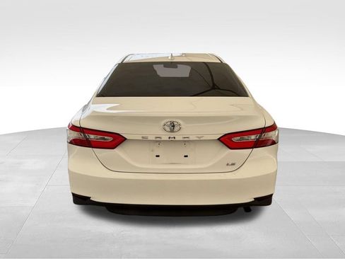 Used 2020 Toyota Camry LE w/ Carpet Mat Package FWD image 7