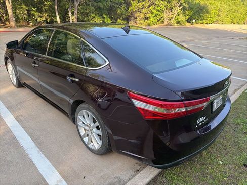 Used 2013 Toyota Avalon Limited image 10