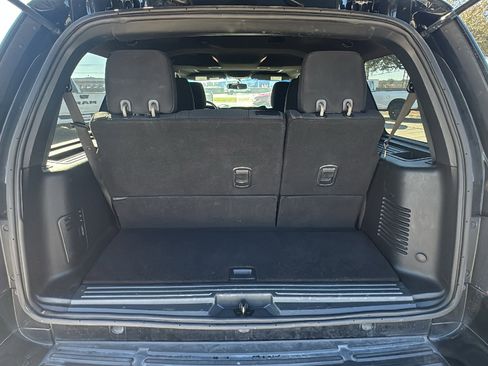 Used 2016 Ford Expedition XLT image 24