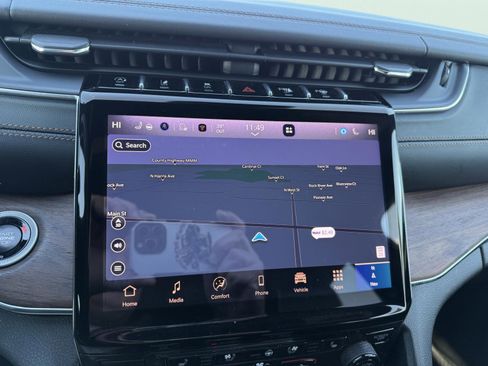 Used 2025 Jeep Grand Cherokee Summit image 32