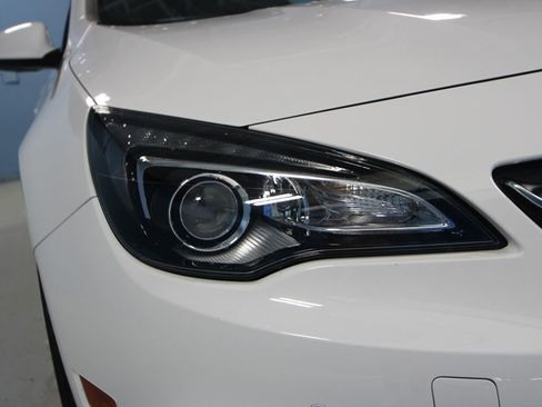 Used 2019 Buick Cascada Premium FWD image 32