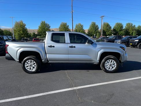 Certified 2025 Toyota Tacoma SR AWD/4WD image 2