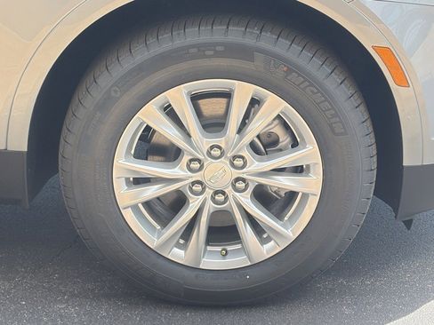 New 2026 Cadillac XT5 Luxury image 5