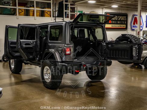 Used 2018 Jeep Wrangler Unlimited Sahara AWD/4WD image 79