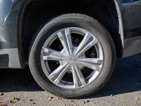 Used 2017 GMC Terrain SLE image 12