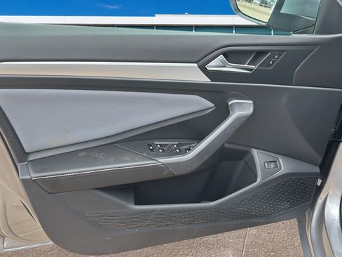 New 2026 Volkswagen Jetta SE FWD image 19