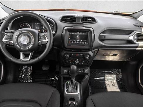 Used 2019 Jeep Renegade Latitude AWD/4WD image 24