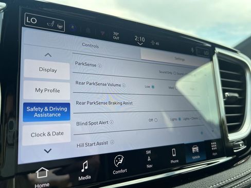 New 2026 Chrysler Pacifica Limited w/ S Appearance Package image 42